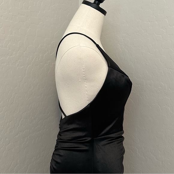 NEW JOVANI SZ 6 BLACK STRETCH MATERIAL RUCHED BODICE FORMAL EVENING GOWN - Picture 8 of 16